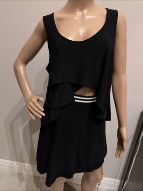 Sympli NWT Asymmetrical Tank Top Convertible Pocket Size 8